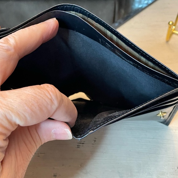 Burberry compact wallet in smooth black leather - Picture 12 of 12